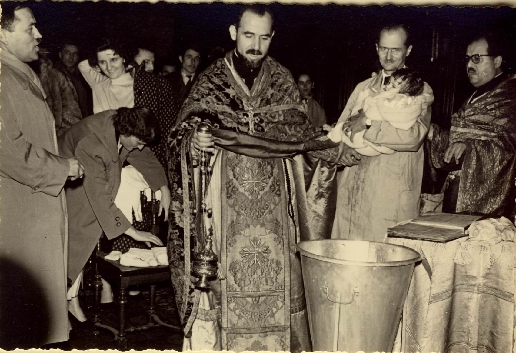 Arhim. R. Gratian, Pr. V. Boldeanu, Ing. D. Sfintescu - Botezul lui Rodica Popa - Paris 1956 hp 1
